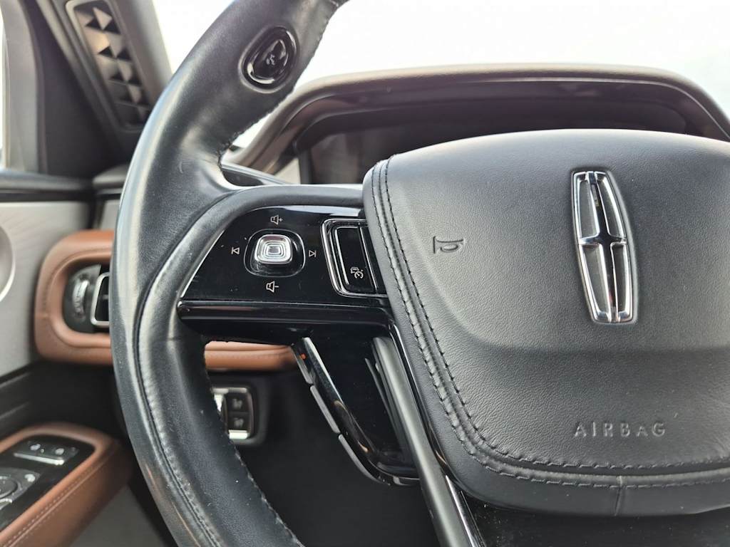 Thumbnail: 2020 Lincoln Aviator - 30