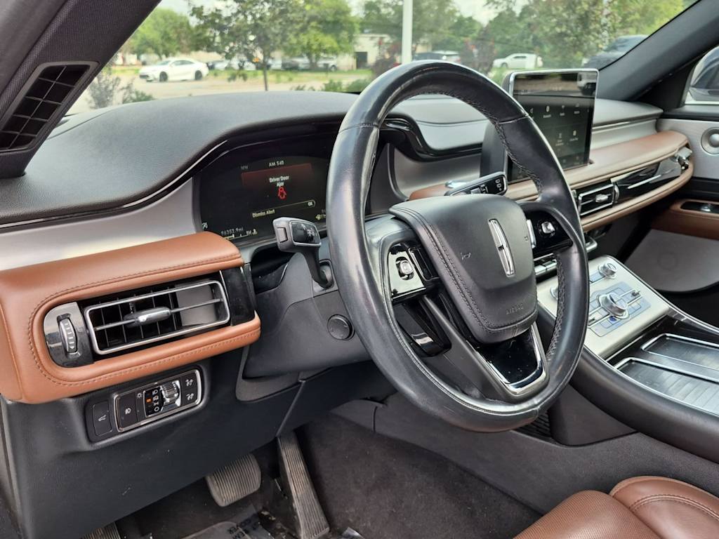 Thumbnail: 2020 Lincoln Aviator - 2