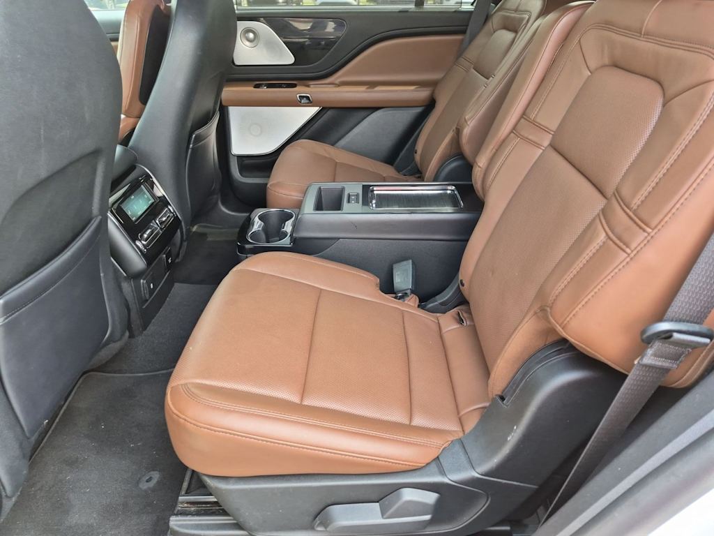 Thumbnail: 2020 Lincoln Aviator - 13