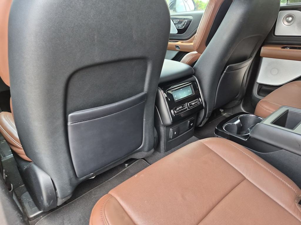 Thumbnail: 2020 Lincoln Aviator - 12