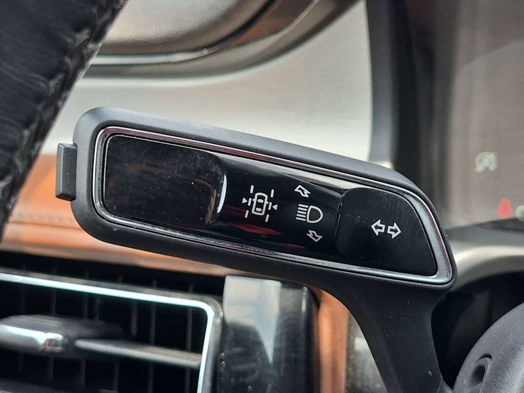 Thumbnail: 2020 Lincoln Aviator - 32