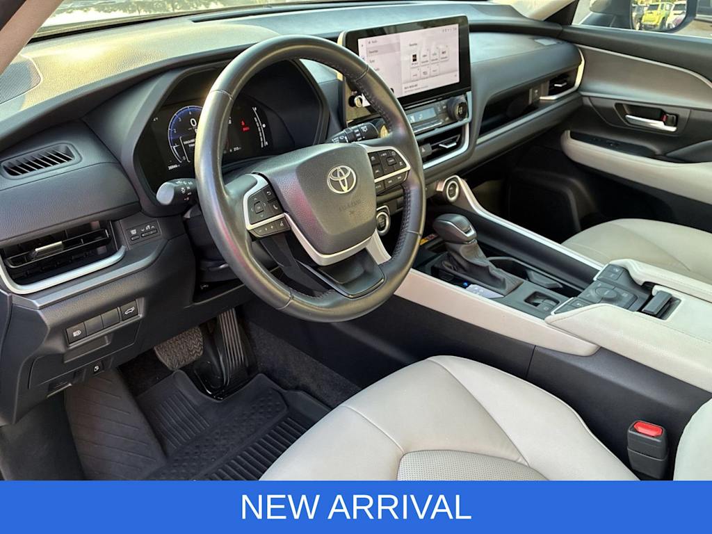 Thumbnail: 2024 Toyota Grand Highlander - 2