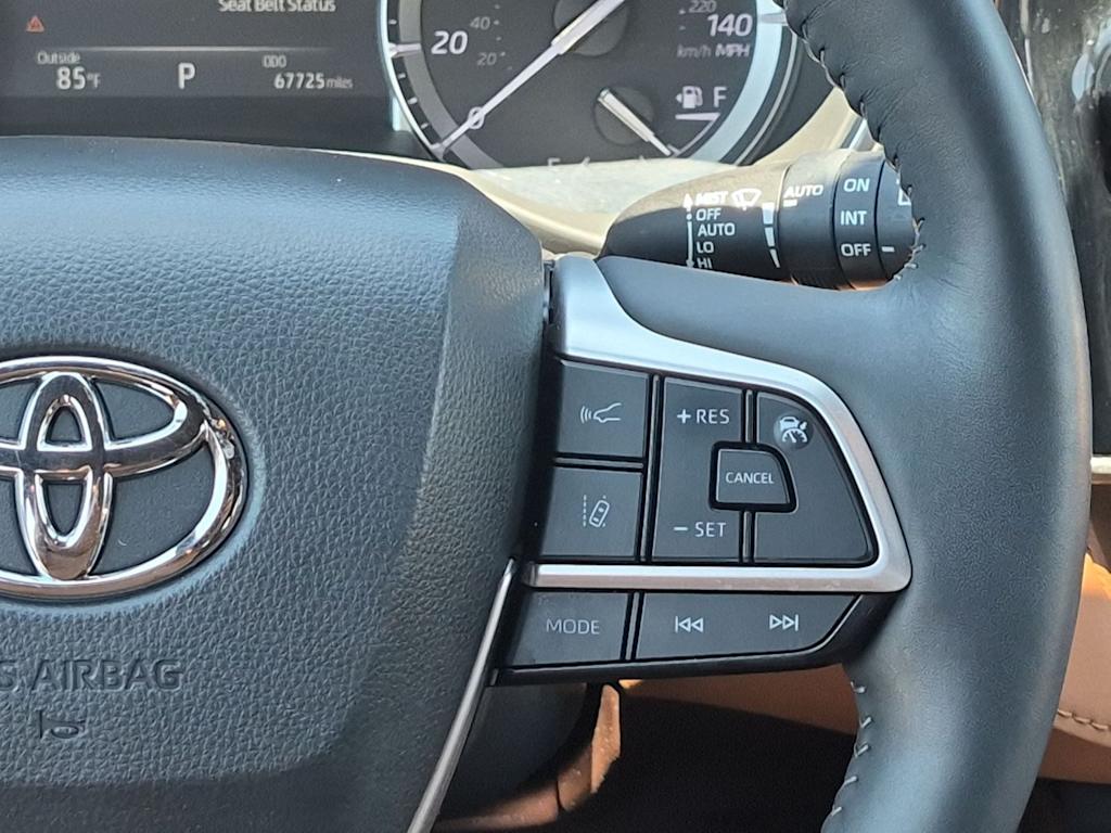 Thumbnail: 2022 Toyota Highlander - 32