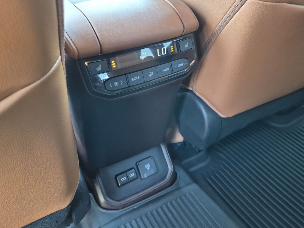 Thumbnail: 2022 Toyota Highlander - 40