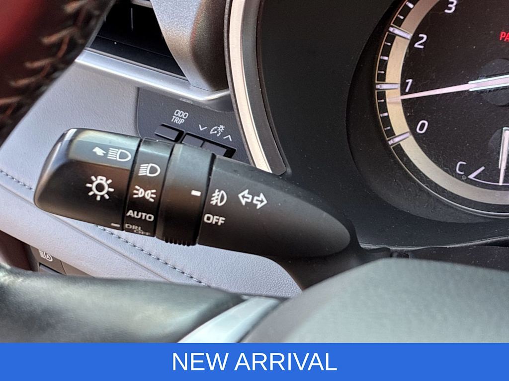 Thumbnail: 2021 Toyota Highlander - 29