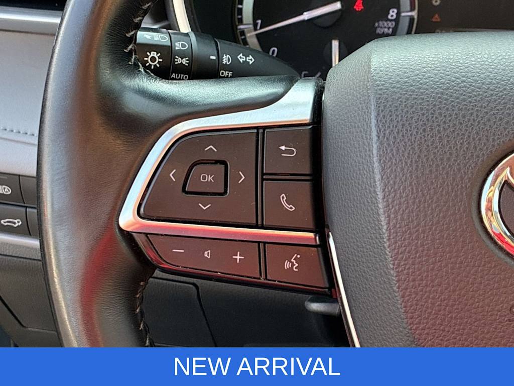 Thumbnail: 2021 Toyota Highlander - 27