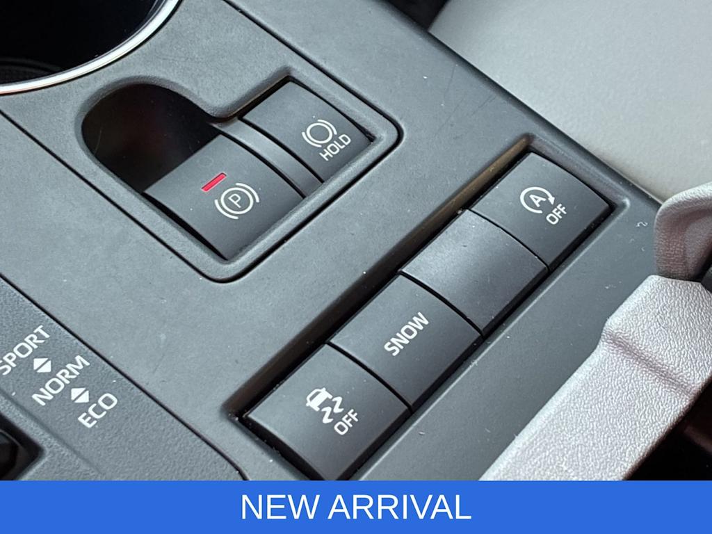 Thumbnail: 2021 Toyota Highlander - 18