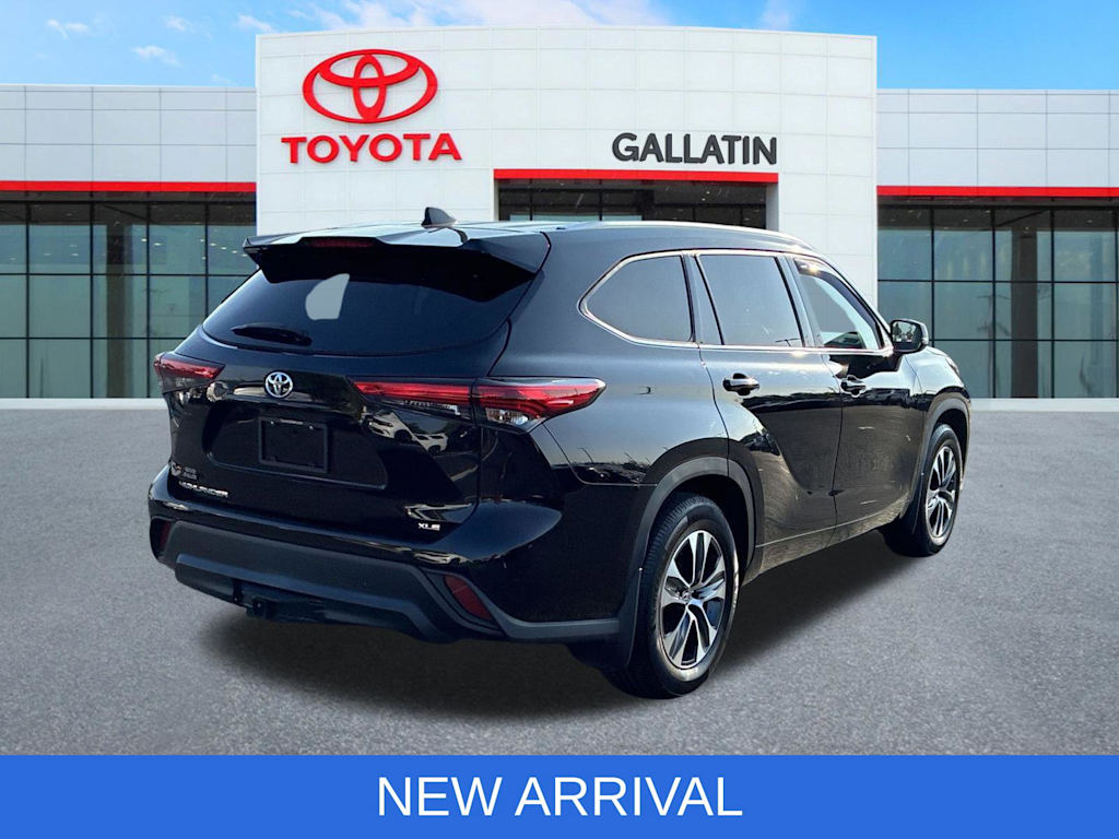 Thumbnail: 2021 Toyota Highlander - 10