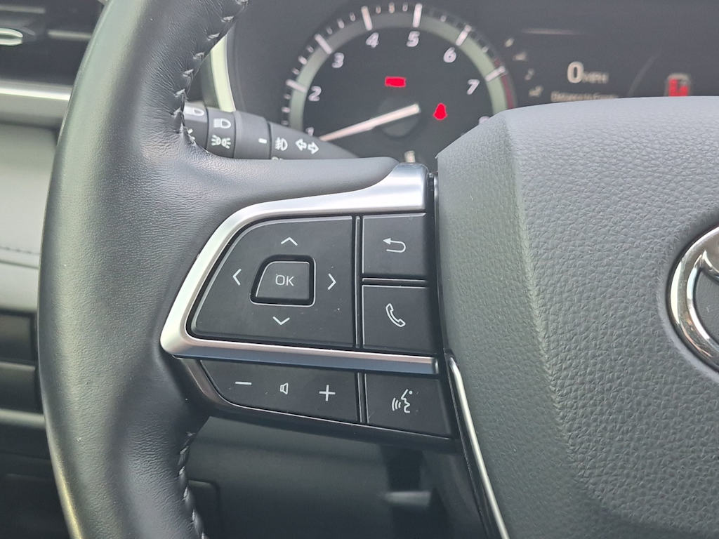Thumbnail: 2021 Toyota Highlander - 24