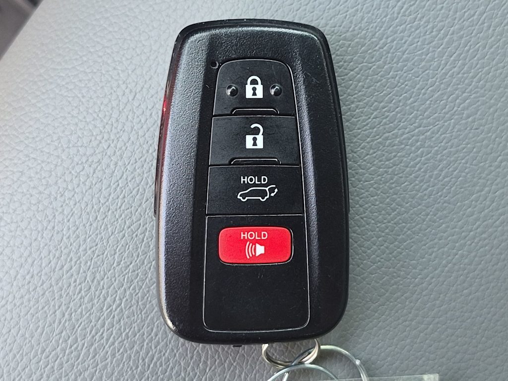 Thumbnail: 2021 Toyota Highlander - 15