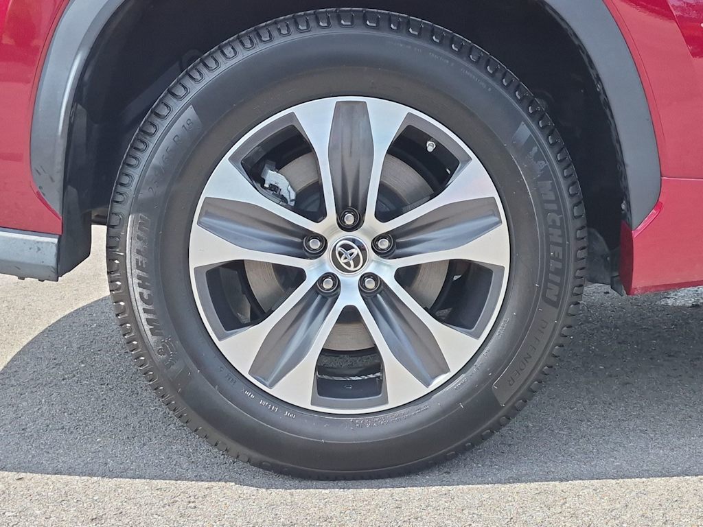 Thumbnail: 2021 Toyota Highlander - 4