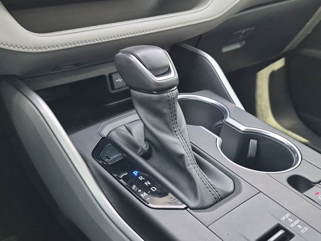 Thumbnail: 2021 Toyota Highlander - 12