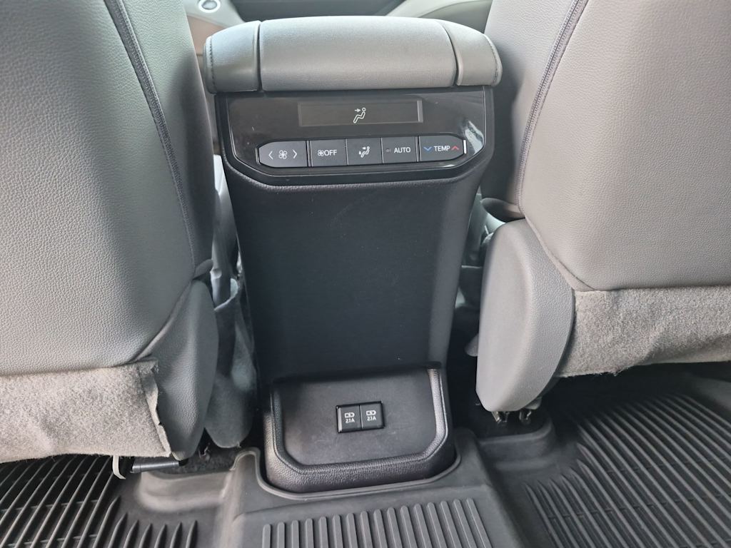 Thumbnail: 2021 Toyota Highlander - 31