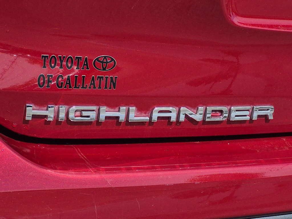 Thumbnail: 2021 Toyota Highlander - 18