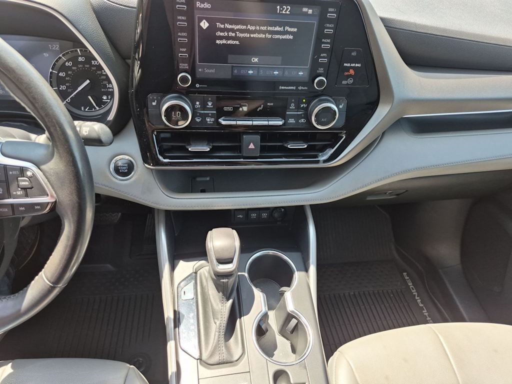 Thumbnail: 2021 Toyota Highlander - 24