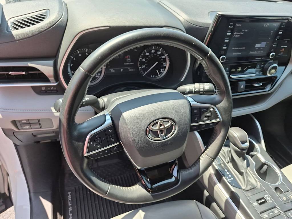 Thumbnail: 2021 Toyota Highlander - 2