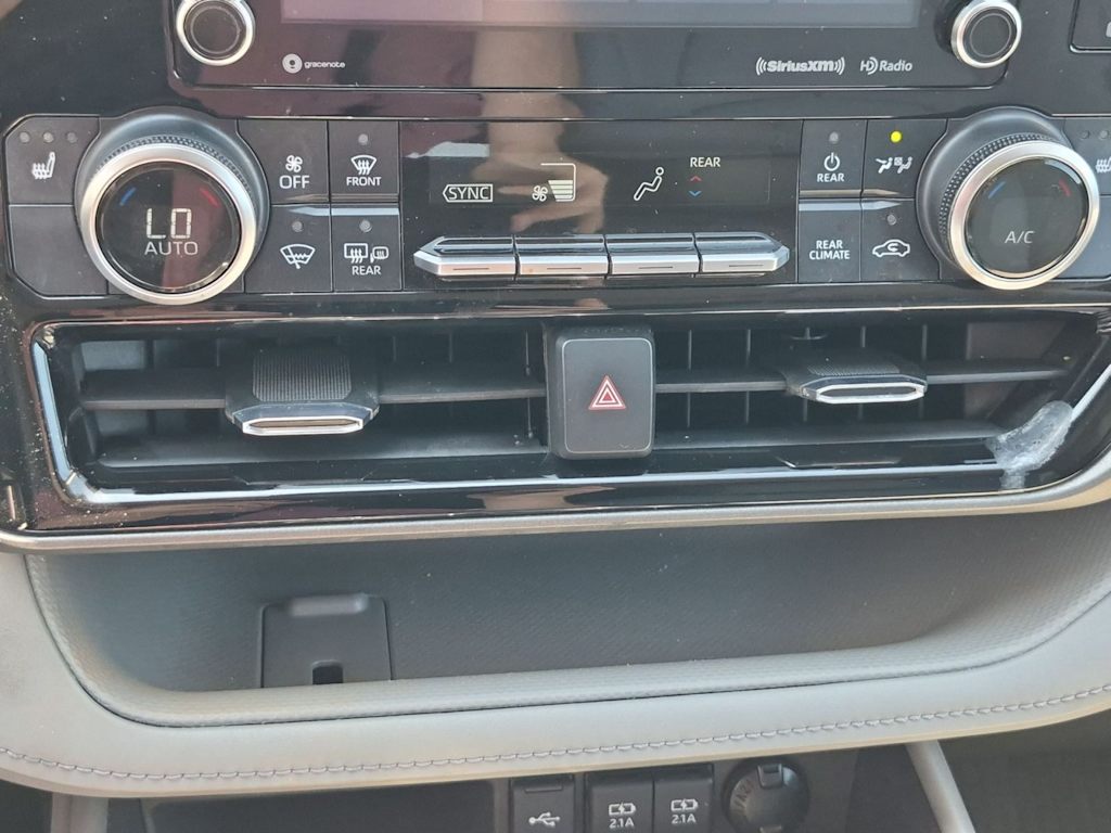 Thumbnail: 2021 Toyota Highlander - 23
