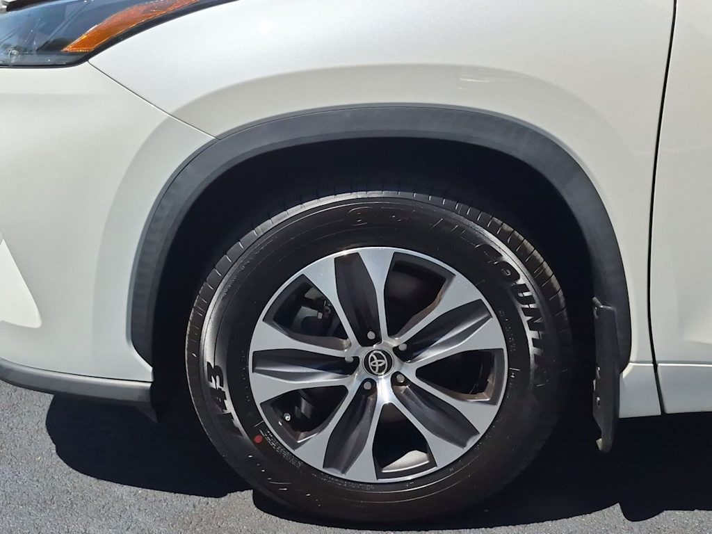 Thumbnail: 2021 Toyota Highlander - 7