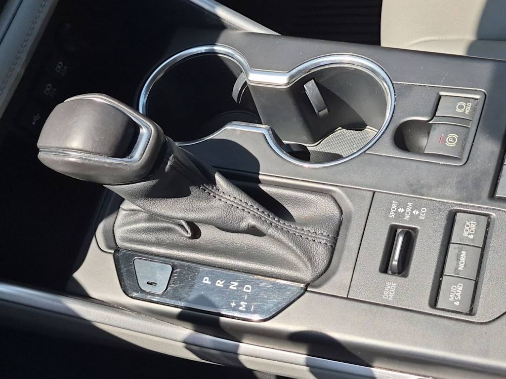 Thumbnail: 2021 Toyota Highlander - 13