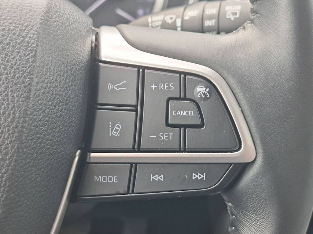 Thumbnail: 2022 Toyota Highlander - 33