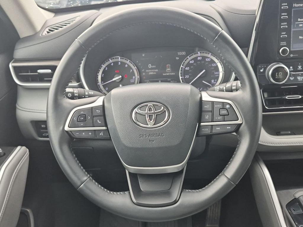 Thumbnail: 2022 Toyota Highlander - 14