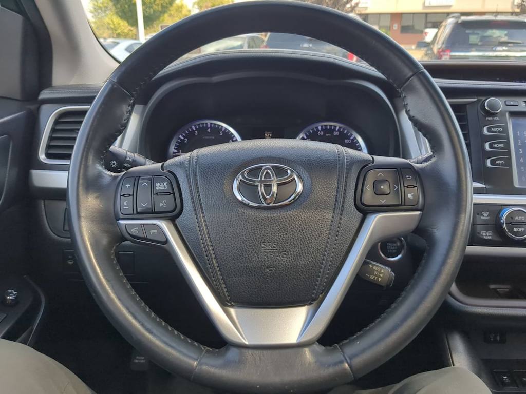Thumbnail: 2014 Toyota Highlander - 14