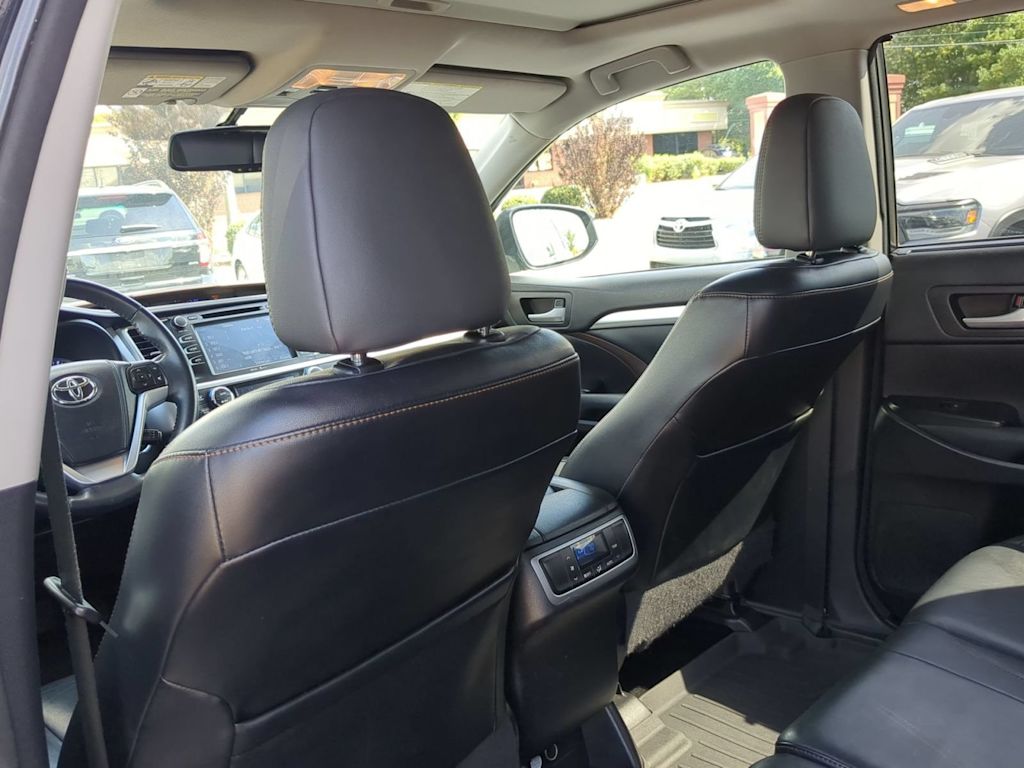 Thumbnail: 2014 Toyota Highlander - 13