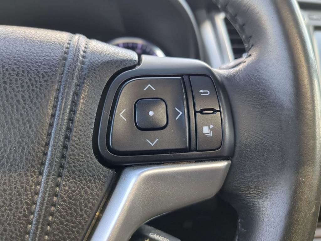 Thumbnail: 2014 Toyota Highlander - 35