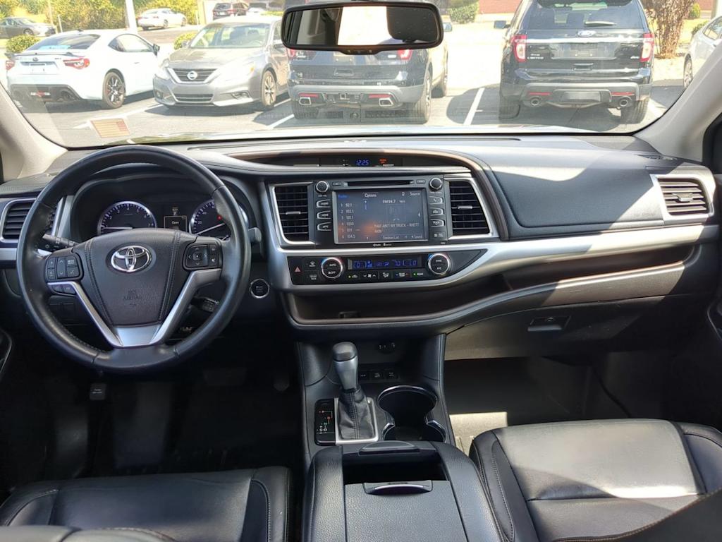 Thumbnail: 2014 Toyota Highlander - 10