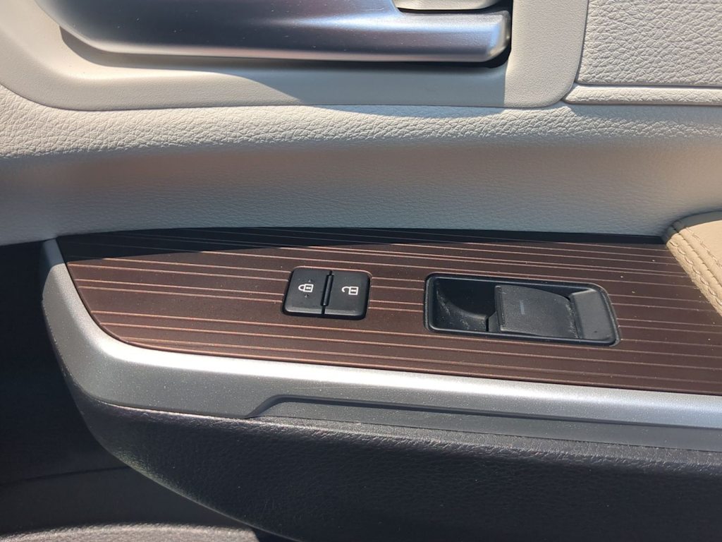 Thumbnail: 2024 Toyota Sienna - 51