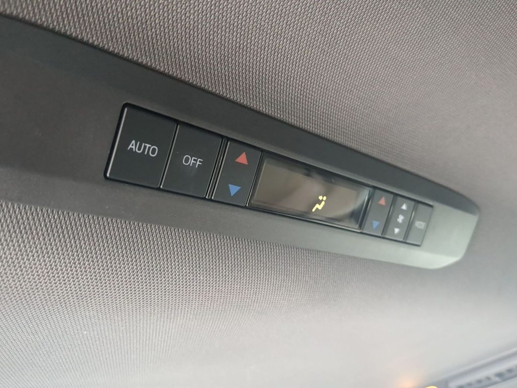 Thumbnail: 2024 Toyota Sienna - 42