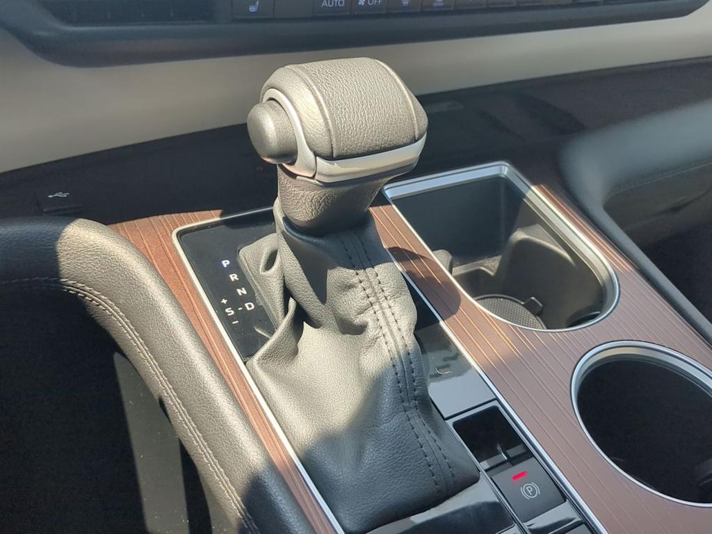 Thumbnail: 2024 Toyota Sienna - 17