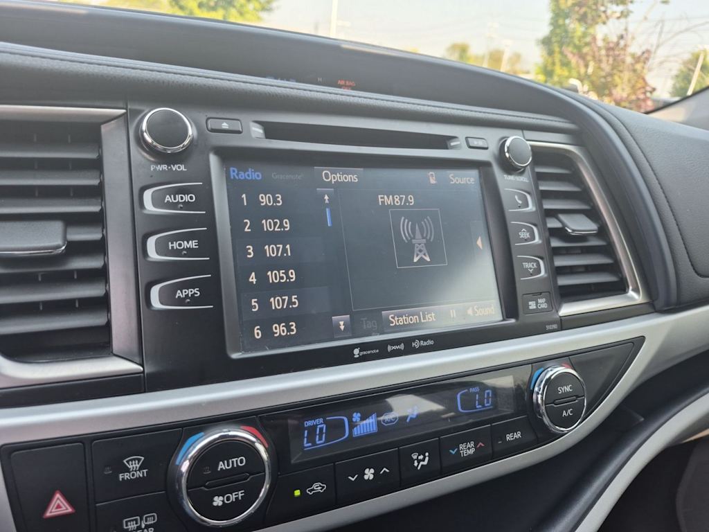 Thumbnail: 2019 Toyota Highlander - 12