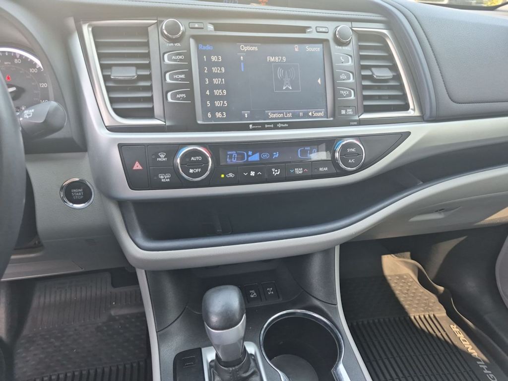 Thumbnail: 2019 Toyota Highlander - 23