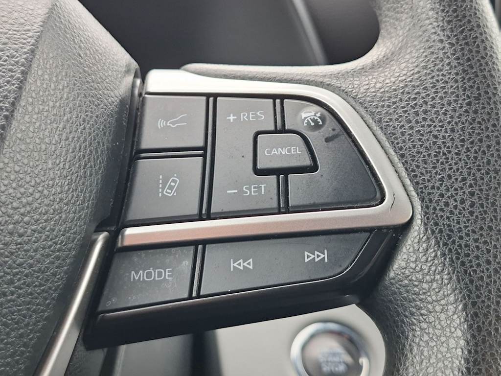 Thumbnail: 2023 Toyota Highlander - 31