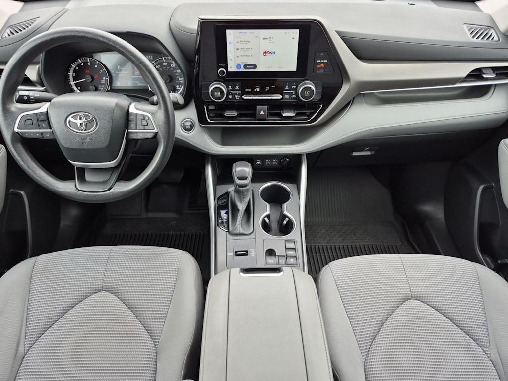 Thumbnail: 2023 Toyota Highlander - 10