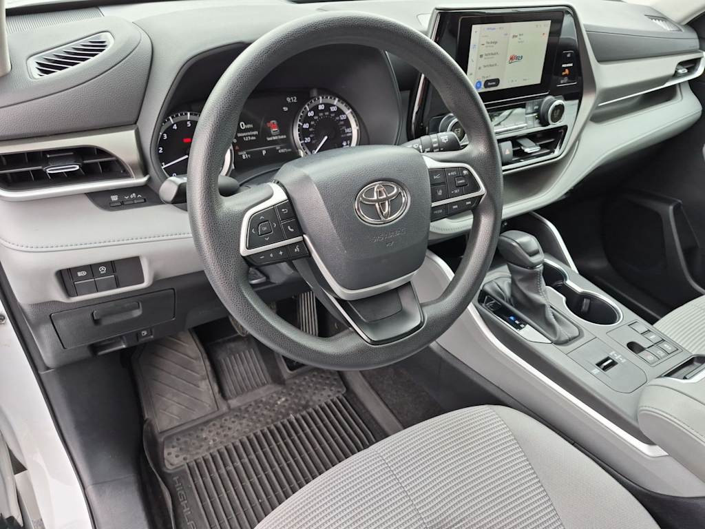 Thumbnail: 2023 Toyota Highlander - 2