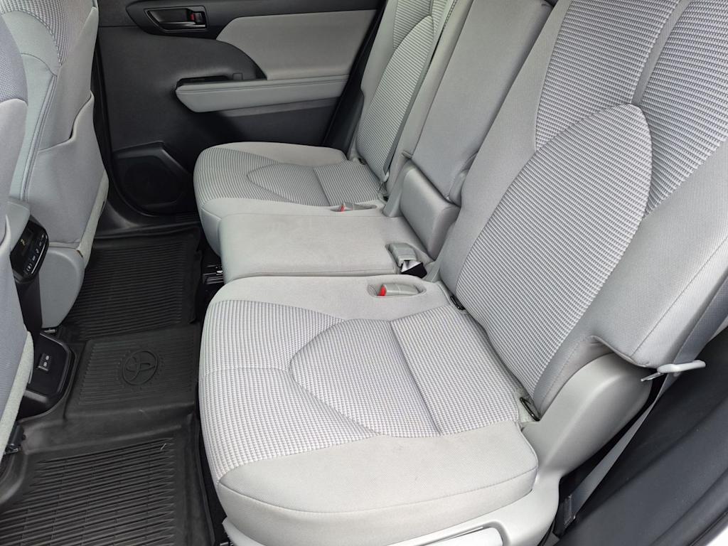 Thumbnail: 2023 Toyota Highlander - 27