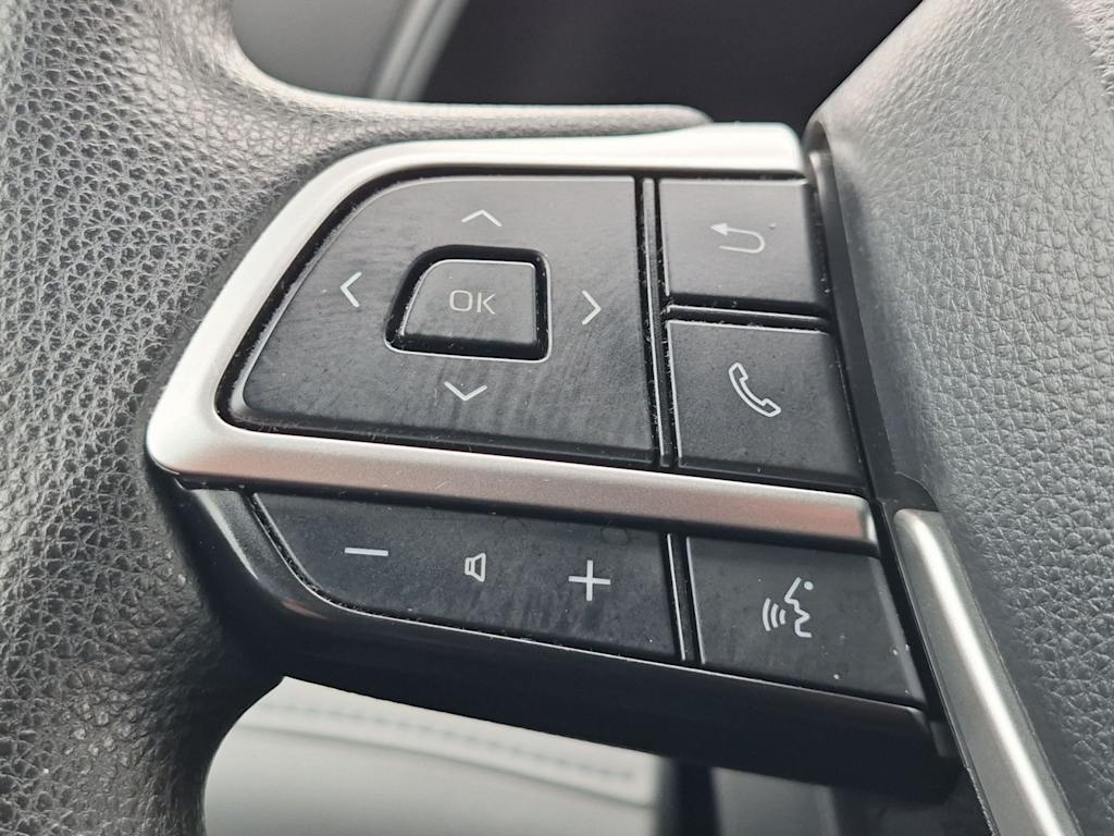 Thumbnail: 2023 Toyota Highlander - 30