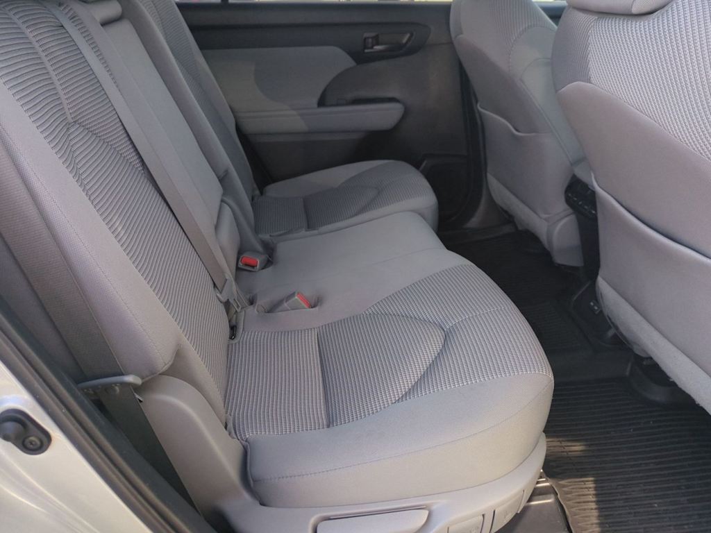 Thumbnail: 2023 Toyota Highlander - 25