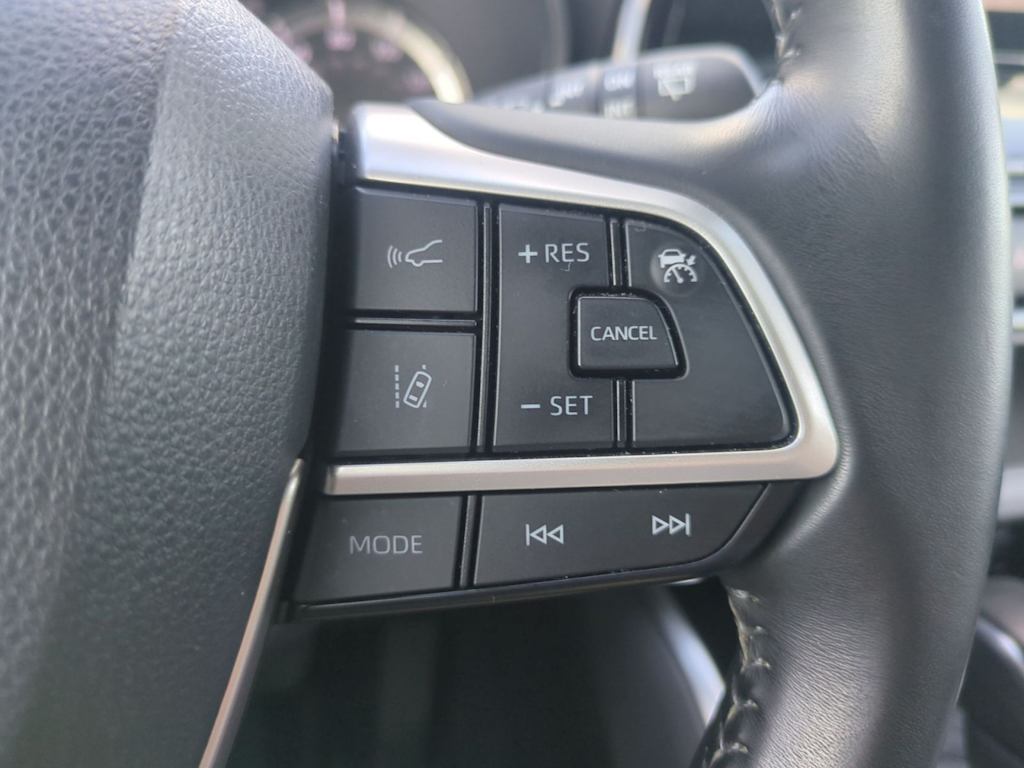 Thumbnail: 2023 Toyota Highlander - 30