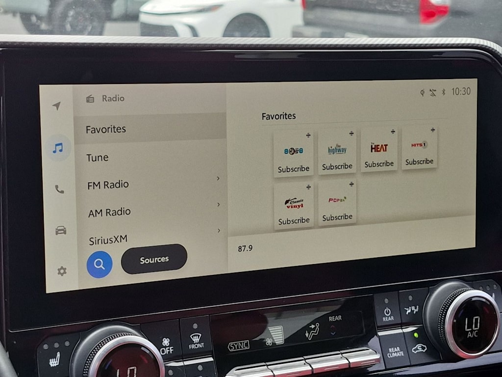 Thumbnail: 2023 Toyota Highlander - 36