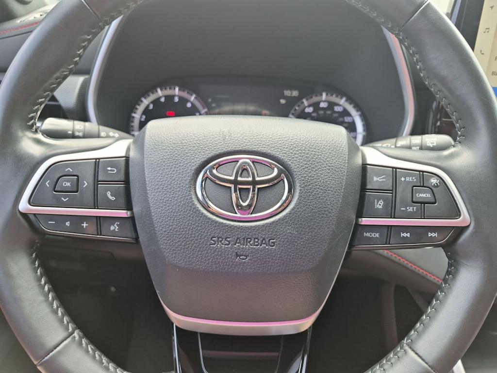 Thumbnail: 2023 Toyota Highlander - 30