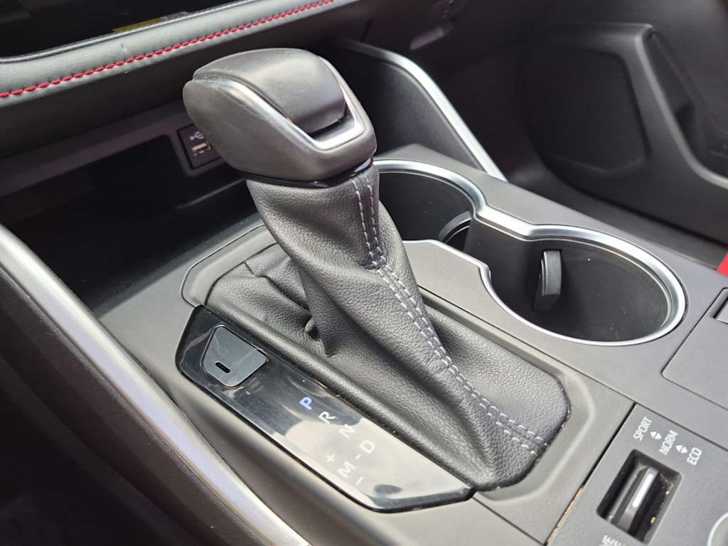 Thumbnail: 2023 Toyota Highlander - 15