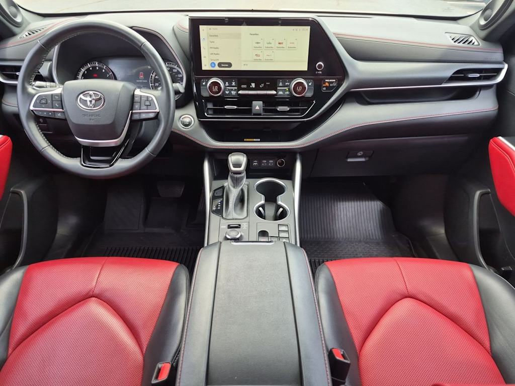 Thumbnail: 2023 Toyota Highlander - 10