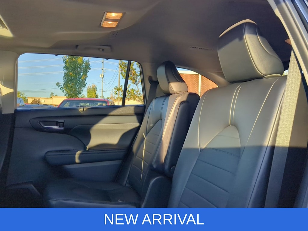 Thumbnail: 2024 Toyota Highlander - 12