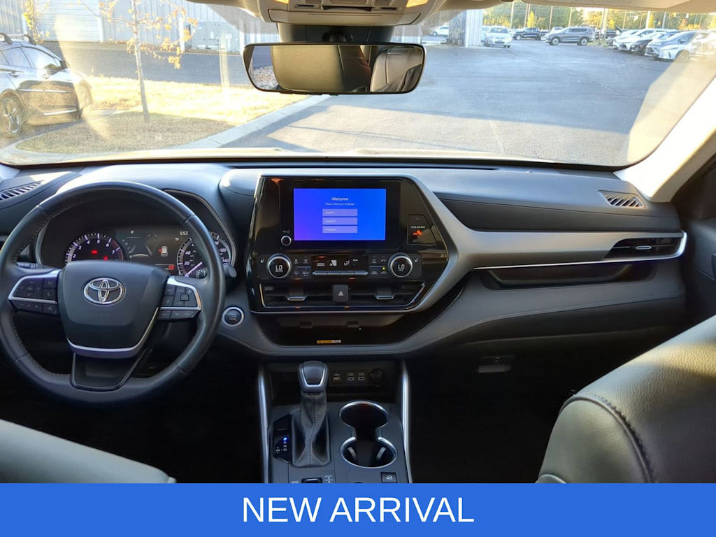 Thumbnail: 2024 Toyota Highlander - 9