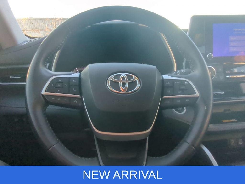 Thumbnail: 2024 Toyota Highlander - 13