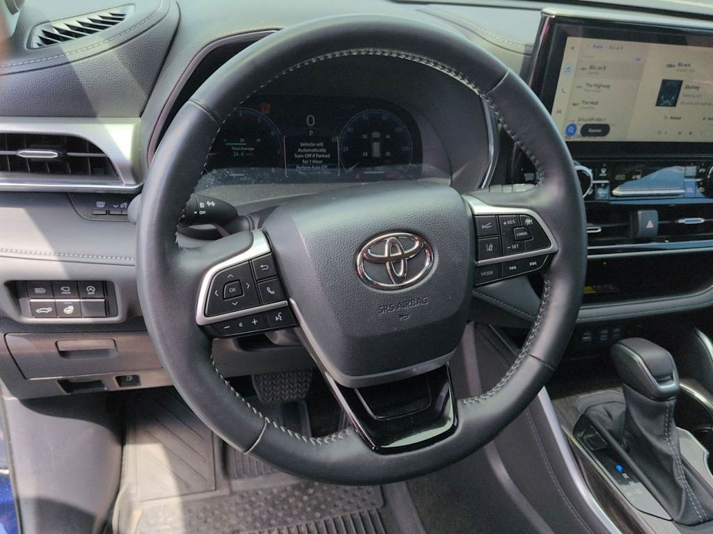 Thumbnail: 2026 Toyota Highlander - 13