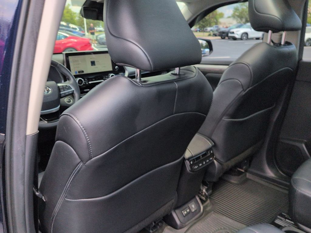 Thumbnail: 2026 Toyota Highlander - 12